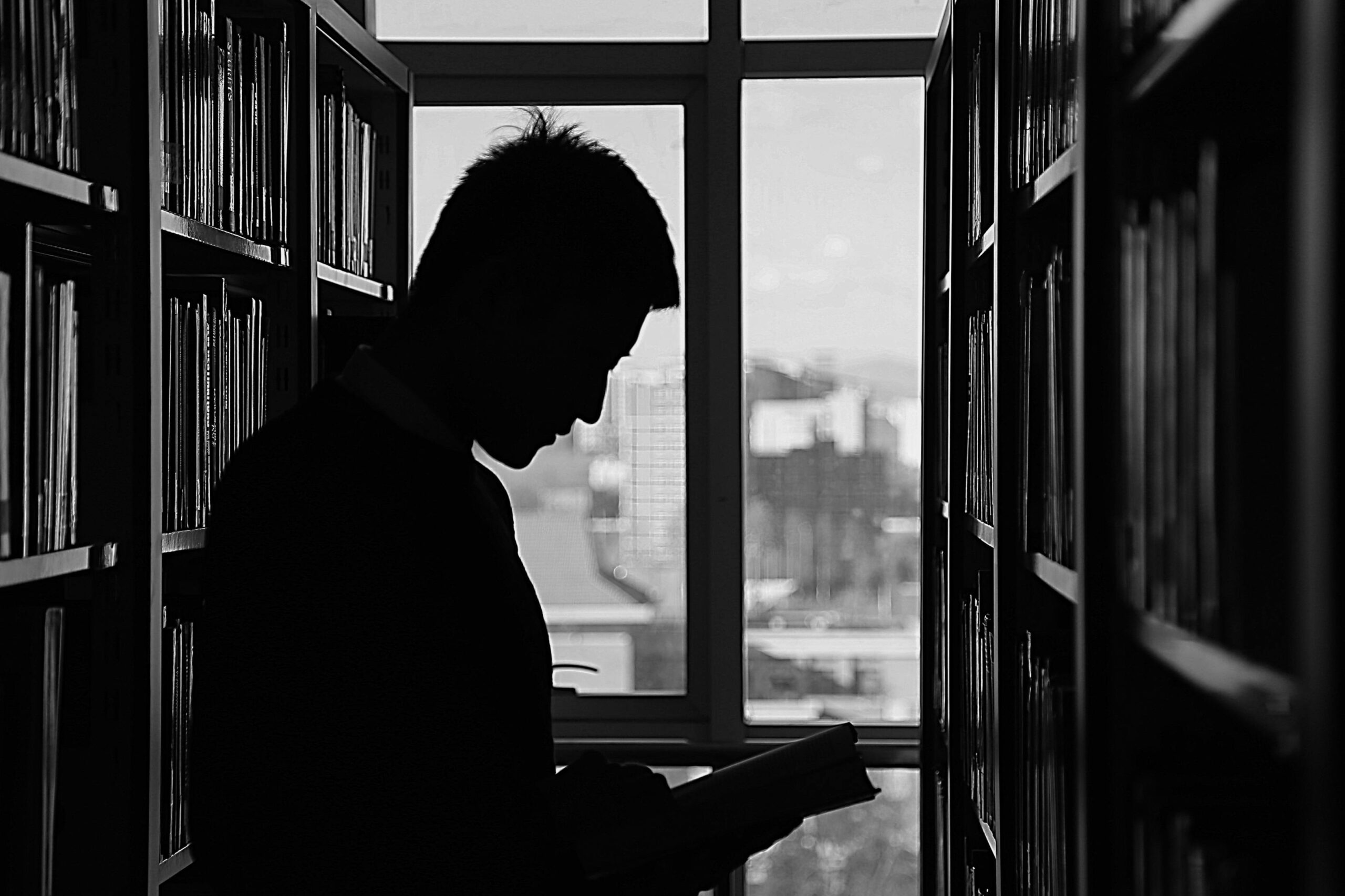 Longobardo Pérez | Cambiar la Tarjeta de Estudiante con un Contrato de Trabajo
